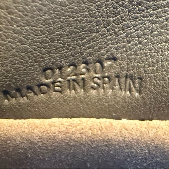 Loewe Flamenco Clutch Medium Khaki Green - Picture 4 of 16